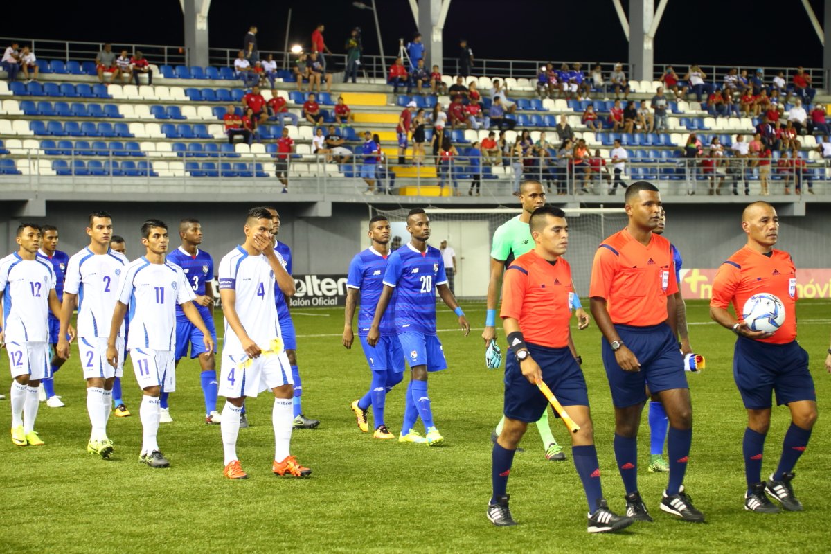 17-2-2016 - Amistoso El Salvador 0 Panama 1. Cbgv0pzXEAQXcJ_