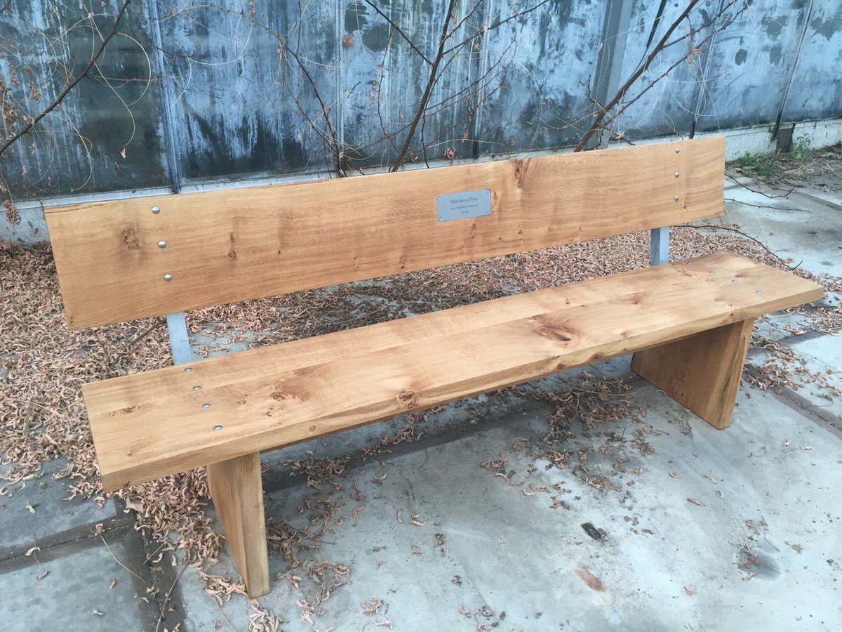 Haarlems Hout maakt van gekapt stadshout bankjes voor openbare plekken. Wil je dat ook? bit.ly/21aXrKe
