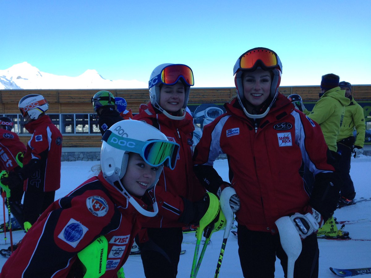 Great to bump into these <a href="/SurbitonSki/">Surbiton Ski Racing</a> girls today slalom training in Bormio #AlpineChamps