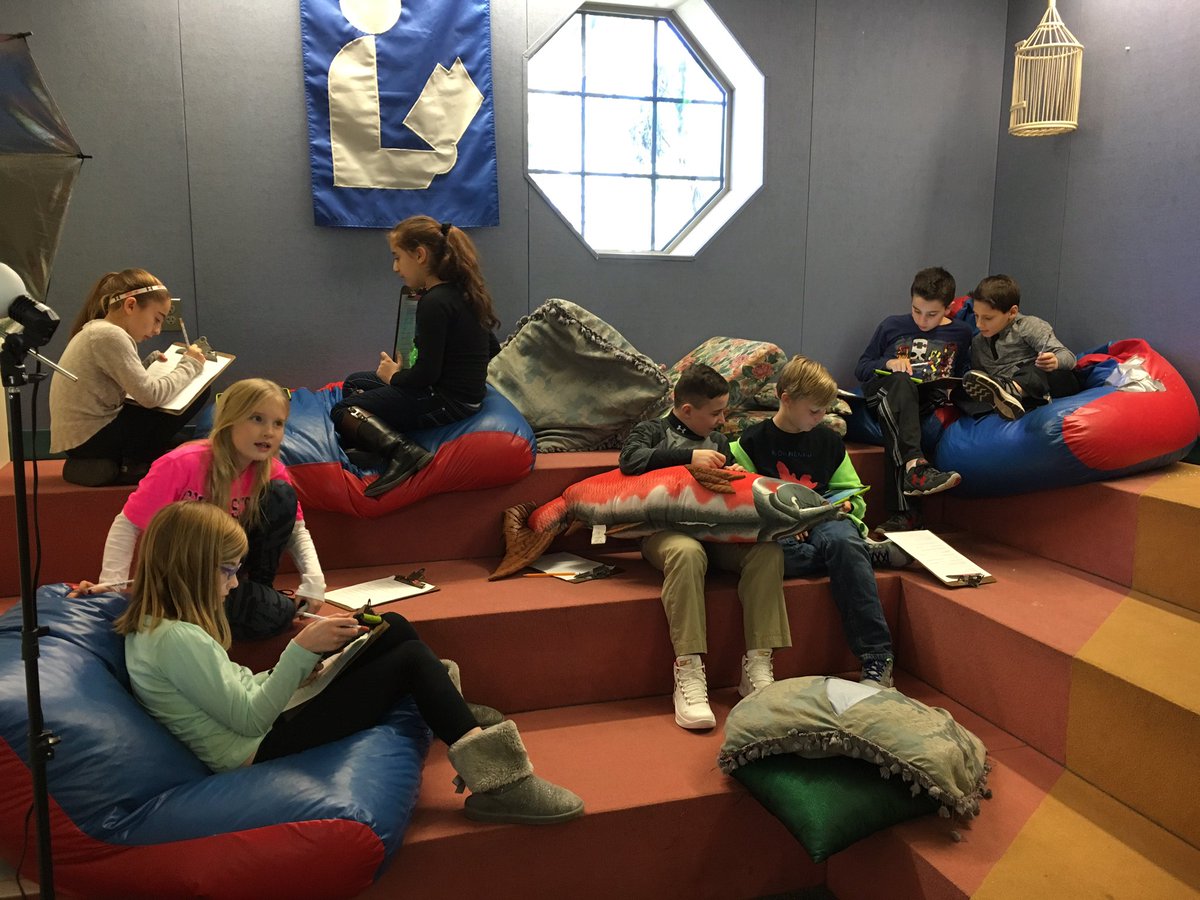 mrslmccall's tweet photo. Fifth graders working together on iPads to learn about reliable resources! https://t.co/22FEDKeQN7