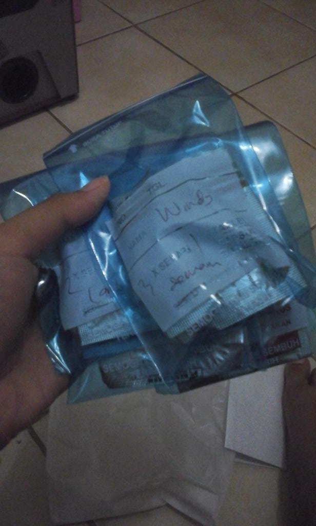 Terimakasih yaallah telah memberiku sakit ,semoga dosaku dikit demi sedikit bisa terhapuskan 🏥😇😇