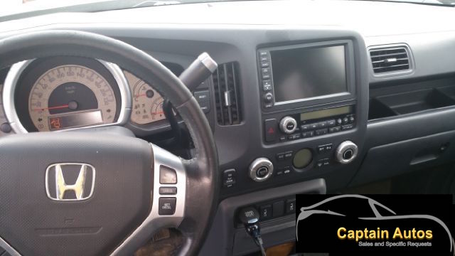 CaptainAutos's tweet photo. 2006 Honda Ridgeline:
Leather, Alloy Wheels, Navigation, 6 CD Loaders, Fog Lamp, ABS, Power Windows, Power Mirrors. https://t.co/zrbaAC48Hi