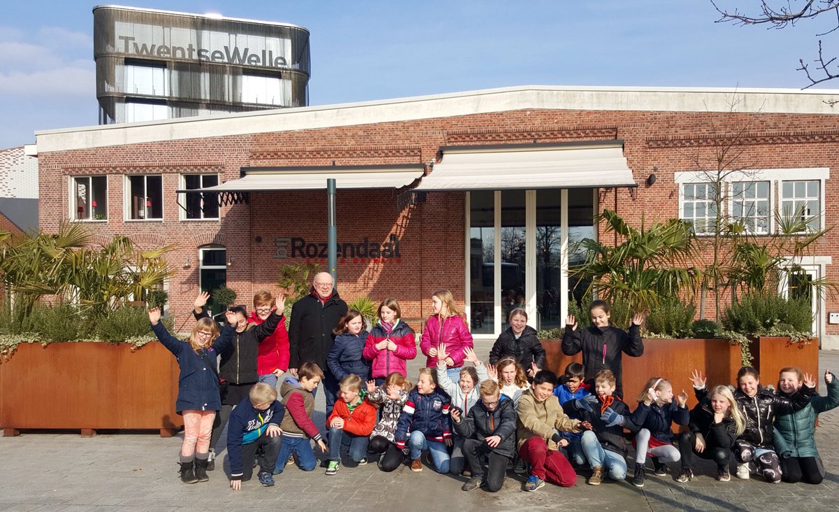 Groep 6 bracht vandaag een bezoek aan museum de #TwentseWelle Leren en ontdekken . Geweldig.