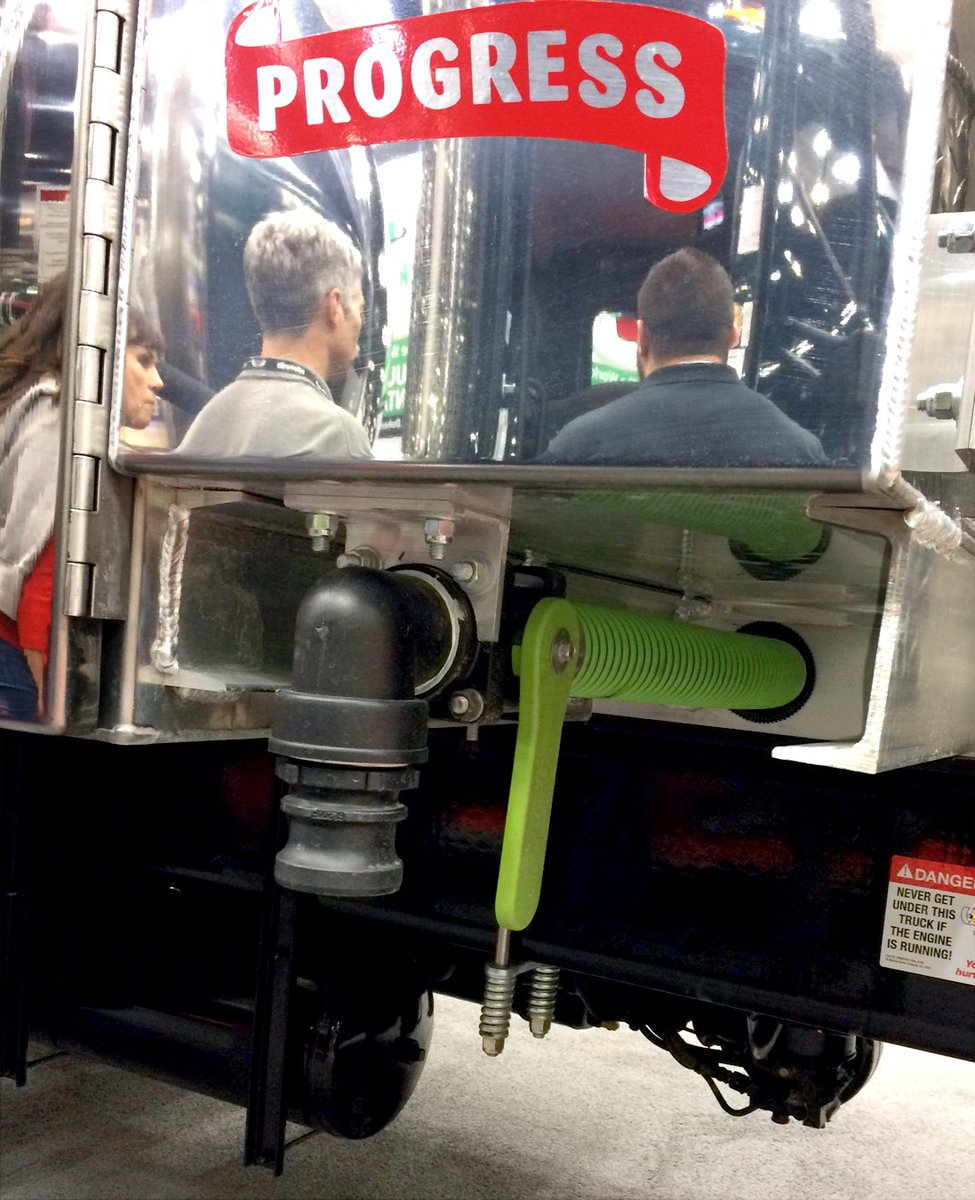 Green_Leaf_Inc's tweet photo. Now that's what we call PROGRESS....Look @ that #GreenHandleValves Talk to #FluidFlowExperts Booth #1428 #WWETTShow https://t.co/k3ESqOZG0I