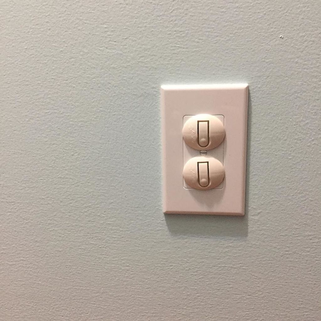 NourishMoms's tweet photo. Outlet covers: preventing both children and adults from accessing electricity. Once you pu… https://t.co/Ts9ktgtesY https://t.co/7blU0DdDFW
