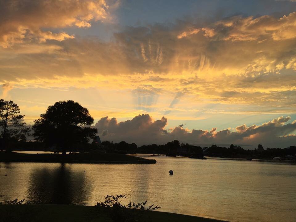 MadChatters's tweet photo. World Showcase Lagoon at sunset! Photos taken with an iPhone and no filter or editing https://t.co/OAB5MFzdUD