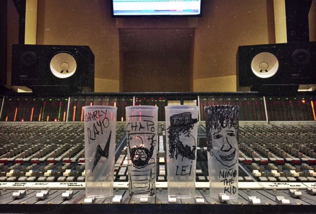 Leiva_Oficial's tweet photo. Suena como un avión todo esto. Uno siempre piensa que es el disco de su vida. Pues eso. L https://t.co/jOWZUBpmzt