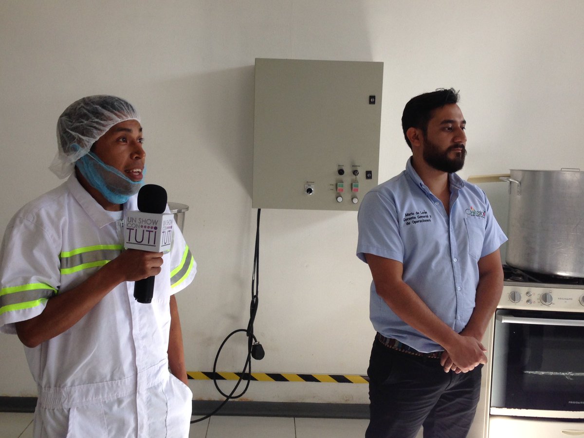 Chiltepico's tweet photo. Hoy a las 8:00pm en @Guatevision_tv podrás ver el programa de emprendedores #ShowconTuti #chiltepico https://t.co/gKm01QTsvM