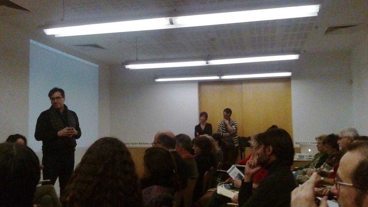 revista deriva tweet media