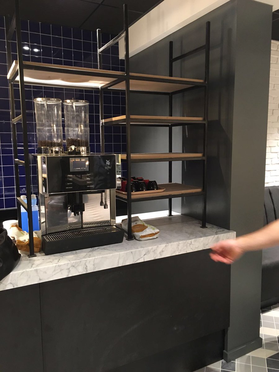 Store_3D's tweet photo. Koffiebar bij Van Tilburg Mode ook bijna klaar. Nog een maand voor de opening. #developstores. https://t.co/hG9coIVEYK