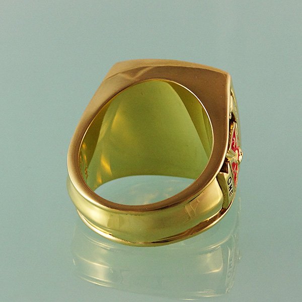 etsy.com/listing/267894… MAGNIFICENT KNIGHTS OF COLUMBUS CUSTOM MADE RING. RARE PIECE NOWHERE ELSE TO BE FOUND.