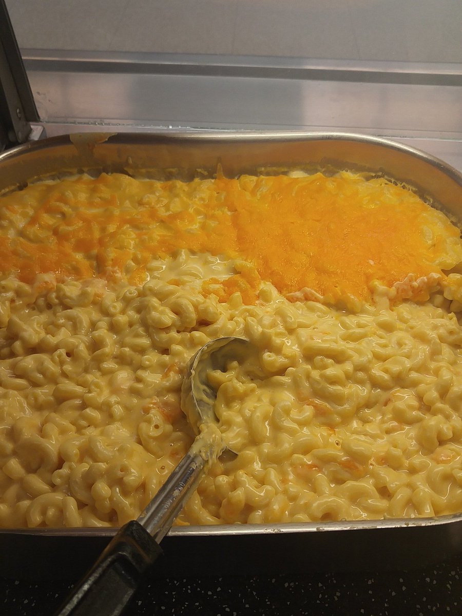 Lavorada72's tweet photo. Macaroni and Cheese is now being server at #Beckerhall #Creighton https://t.co/puAxI7J2uj