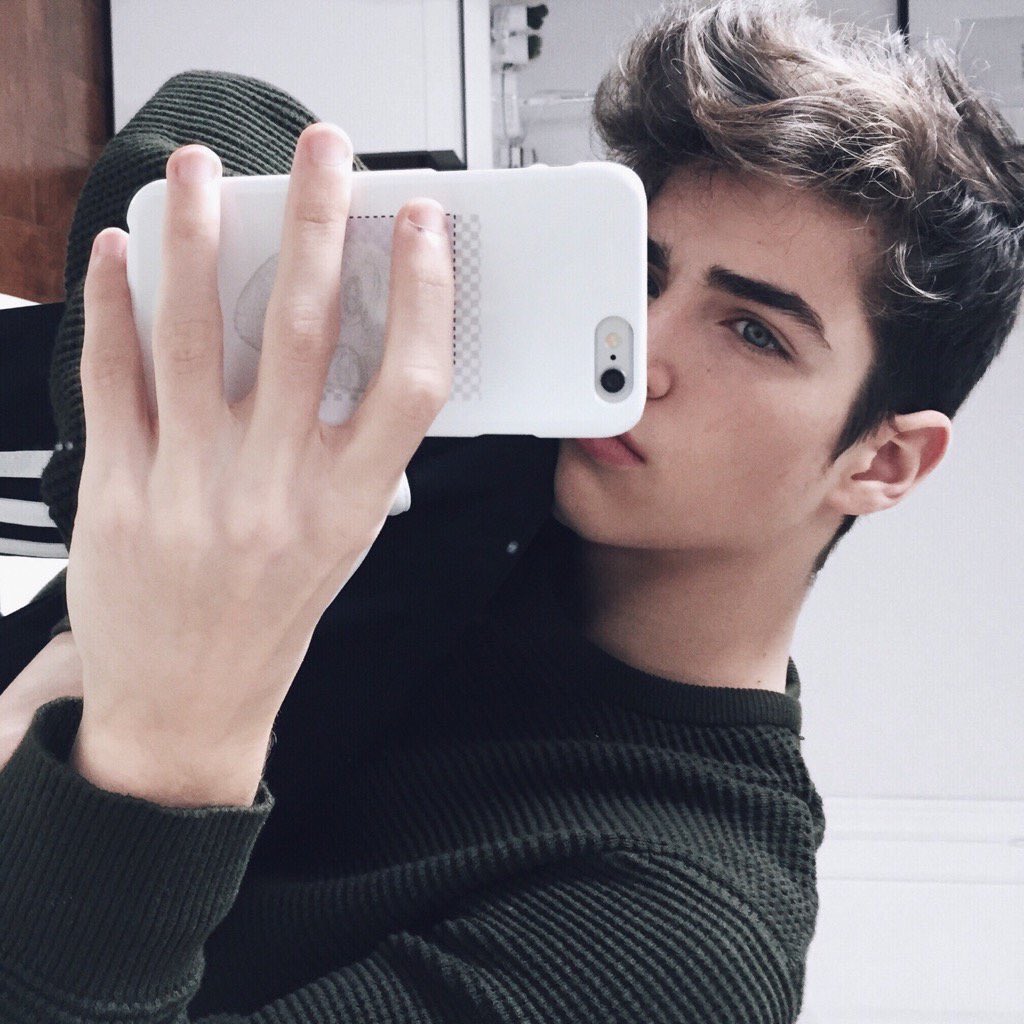 ManuRiosParody's tweet photo. 🍼🍪 https://t.co/DipKOT7eBP