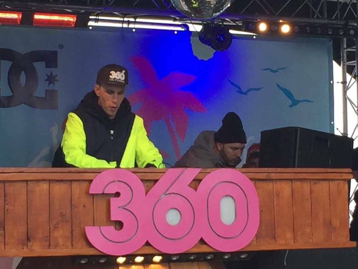 <a href="/nickyromero/">Nicky Romero</a> draaien op hoog niveau noemen ze dat <a href="/360bar/">360-Bar Val Thorens</a>   #2400m #ValThorens