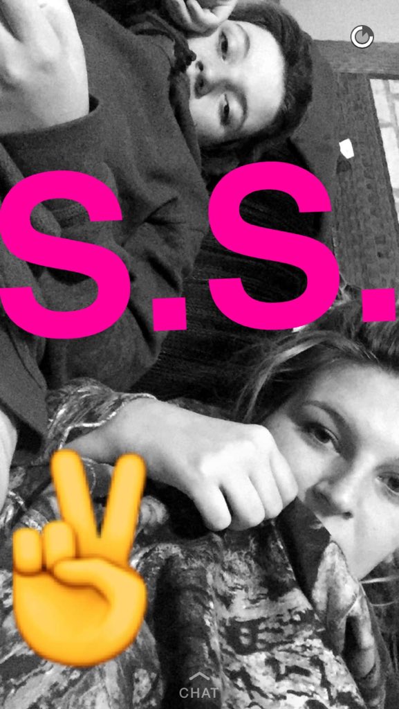 brooklynbush4's tweet photo. She dive , I dive . I dive , she dive . https://t.co/dt663UgPbM