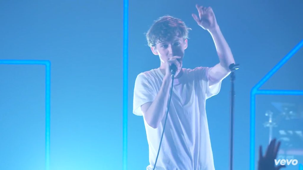 favtroyepics's tweet photo. || @troyesivan || https://t.co/OV44pNGANL