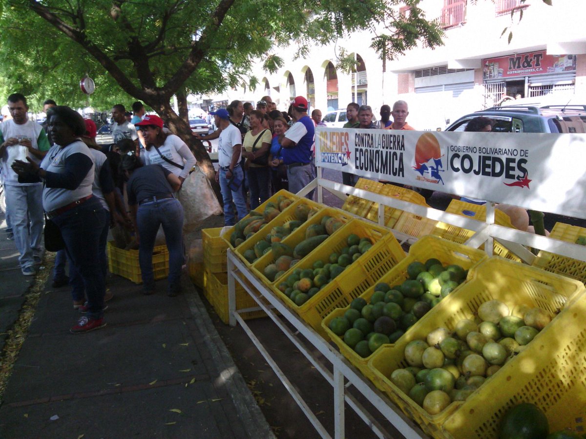 MinAgriculturaV's tweet photo. #Cojedes | Impulsando el #MotorAgroalimentario se lleva acabo mercado a cielo abierto https://t.co/FXv8iODB29