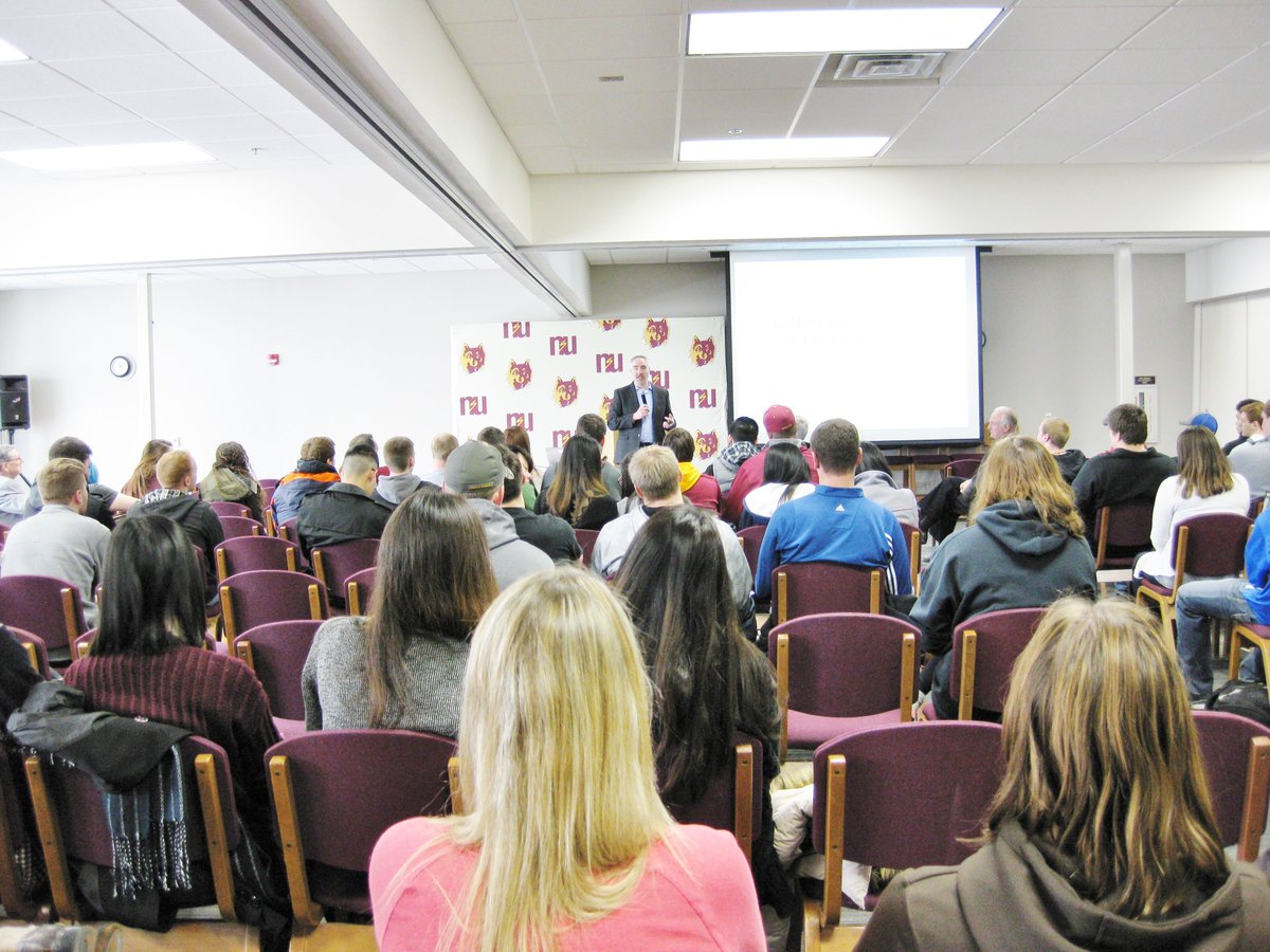 Thank you Mr. Feldman for speaking at NSU!  #NSU <a href="/MinneapolisFed/">Minneapolis Fed</a> #EndingTBTF