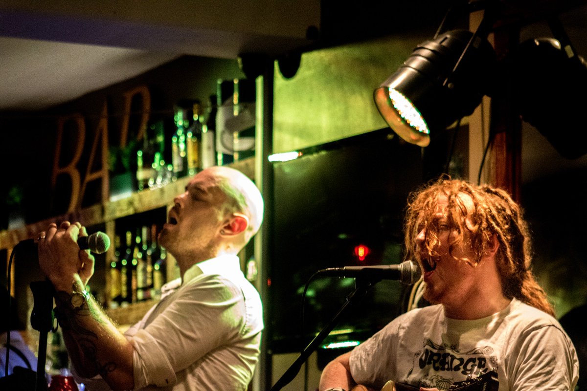 Is #Thursday night in #Warrington, time to have some #livemusic in <a href="/HernandosWA1/">Hernandos Hideaway</a> #musicphotography #stage