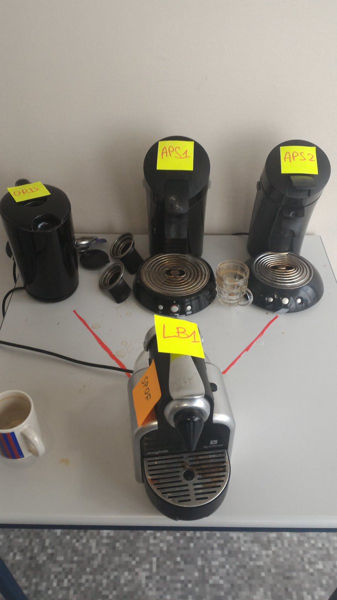 GhislainMahieux's tweet photo. Peur de manquer de café au boulot? Faîtes comme nous: montez un cluster de cafetières #load-balancing #failover https://t.co/EsVh5B7mUY
