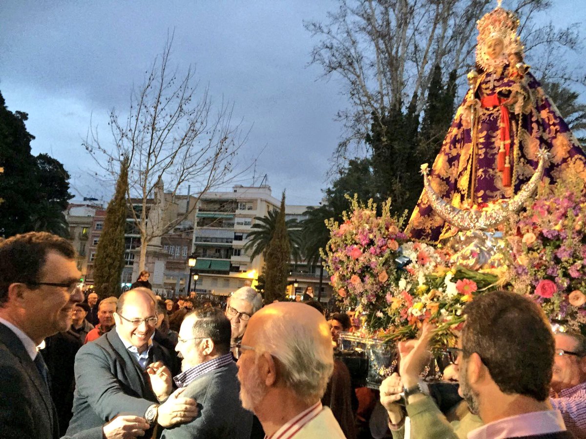 Ballesta_Murcia's tweet photo. #LaMorenica es recibida en El Carmen al grito de "Guapa, guapa y guapa" https://t.co/xoyCUvsiCG