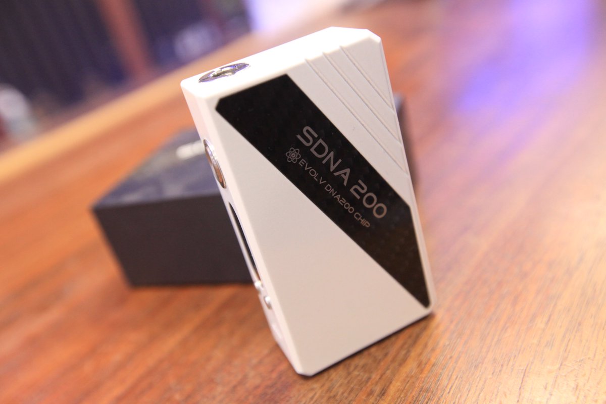 CapitalVapeSup's tweet image. The SMY SDNA 200 Box Mod - Truly awesome. #awesomemod #dmvvape ow.ly/YsAXa