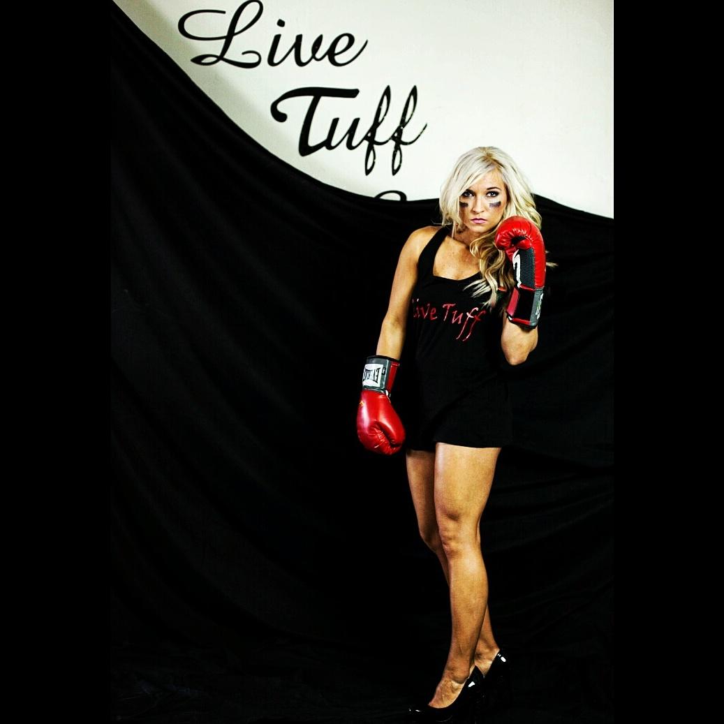 LIVETUFF1's tweet photo. We are strong, we are Tuff, WE have muscle, We ARE WOMEN! #prettystrong #livetuff #LFL16 #Dallasdesire https://t.co/Du1tP191l3
