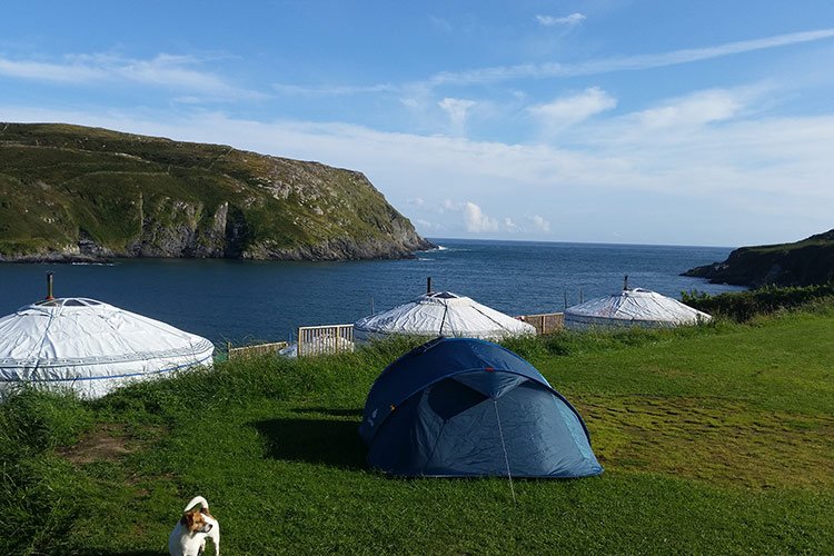 wildatlanticway's tweet photo. Immerse yourself in the beauty of the #WildAtlanticWay with a camping or glamping trip! https://t.co/E4ZXqwBMQE https://t.co/boHTIb1nlQ