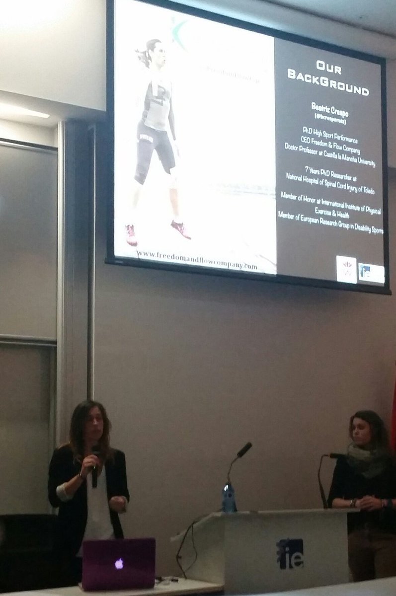 BCrespoRuiz's tweet photo. Hablando de #PeopleMoveCompany #HealthyBox66 @FreedomflowESP en @iebschool junto a @Lesnetworking @MujeresTech https://t.co/voSpyXozXH