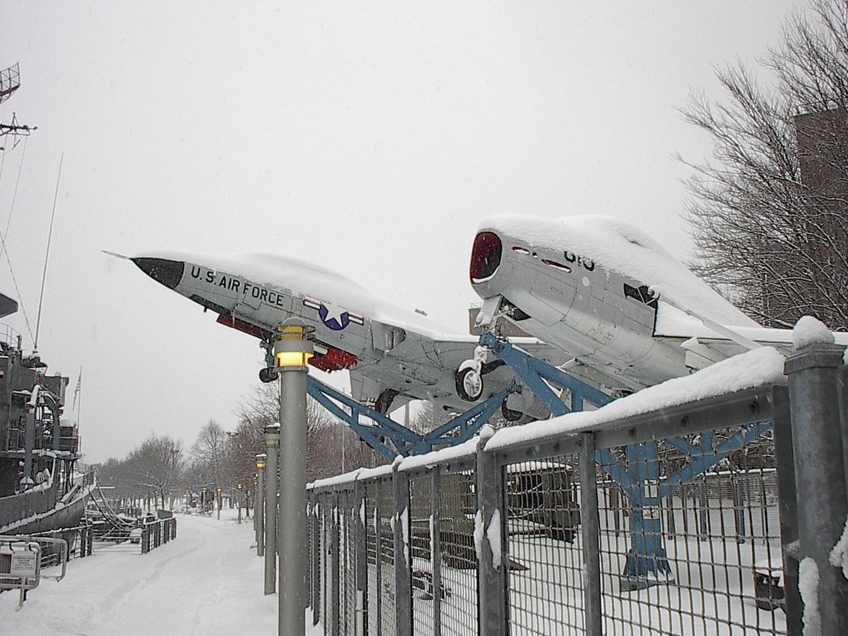 BfloNavalPark's tweet photo. #BuffaloNavalPark in winter slumber. #USAirForce #NYAirNationalGuard #F101B Voodoo #USNavy #USMarineCorps #FJ4B Fury https://t.co/BpPTr29jyy
