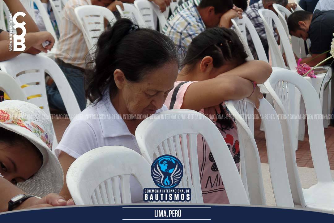 BereaInter's tweet photo. Ceremonia Internacional de Bautismos

Lima, Perú

#LdmBautismos
#SoyLuzdelMundo
#BereaInternacional https://t.co/LX3JtnrQWA