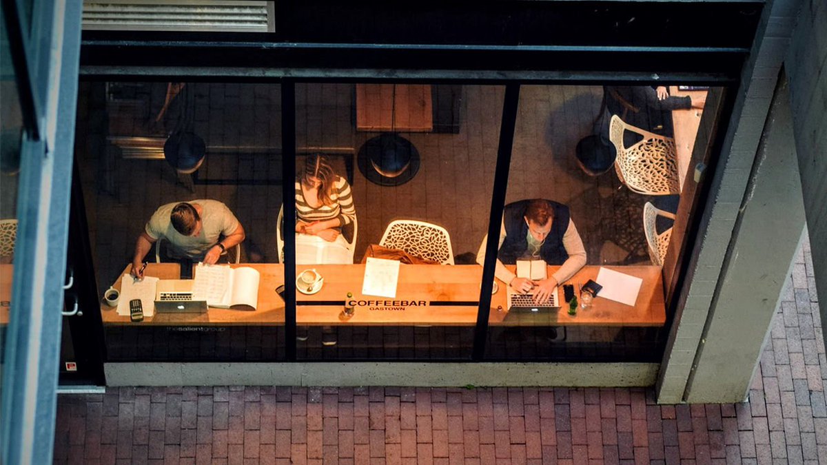 FastCompany's tweet image. The first four things you should do every workday buff.ly/1Tp2zI3