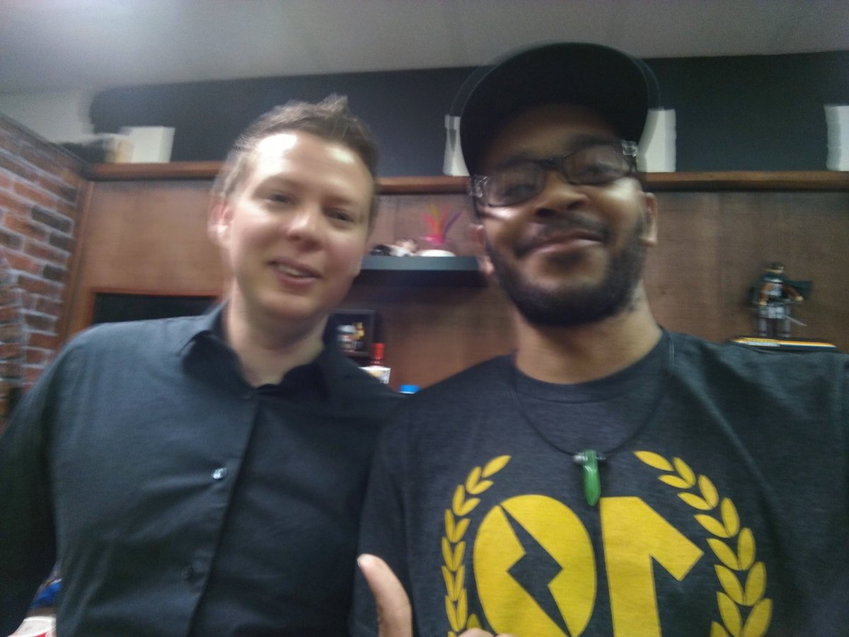 DKujichagulia's tweet photo. I got to meet @DestinLegarie this weekend. It was an honor to meet you & play games with an OG #ScrewAttack10 member https://t.co/IAb523KMz3