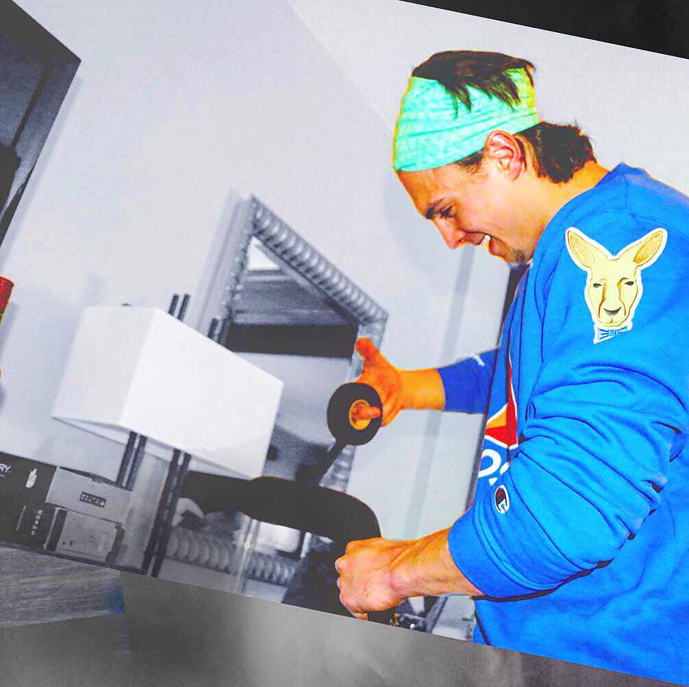 JumpSuitGroup's tweet image. Roo had @scola23 cheesin' from cheek to cheek during his pregame tape job 😄 #FreshTJ #FreshRooRag #SuitUp