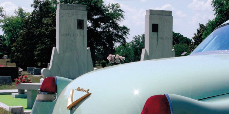 RoadandTrack's tweet photo. Retracing Hank Williams' final journey in a vintage Cadillac, part one, by Peter Egan https://t.co/EnF5qJXXuo https://t.co/8qI4HOYuJK