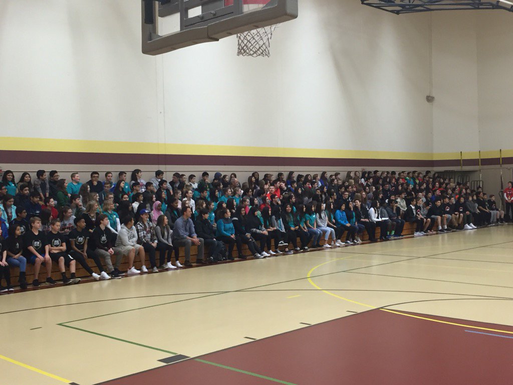 DrJeffRose's tweet image. Gathered our MS @AVID4College students to hear from the infamous #anthonyrobles We were all inspired!