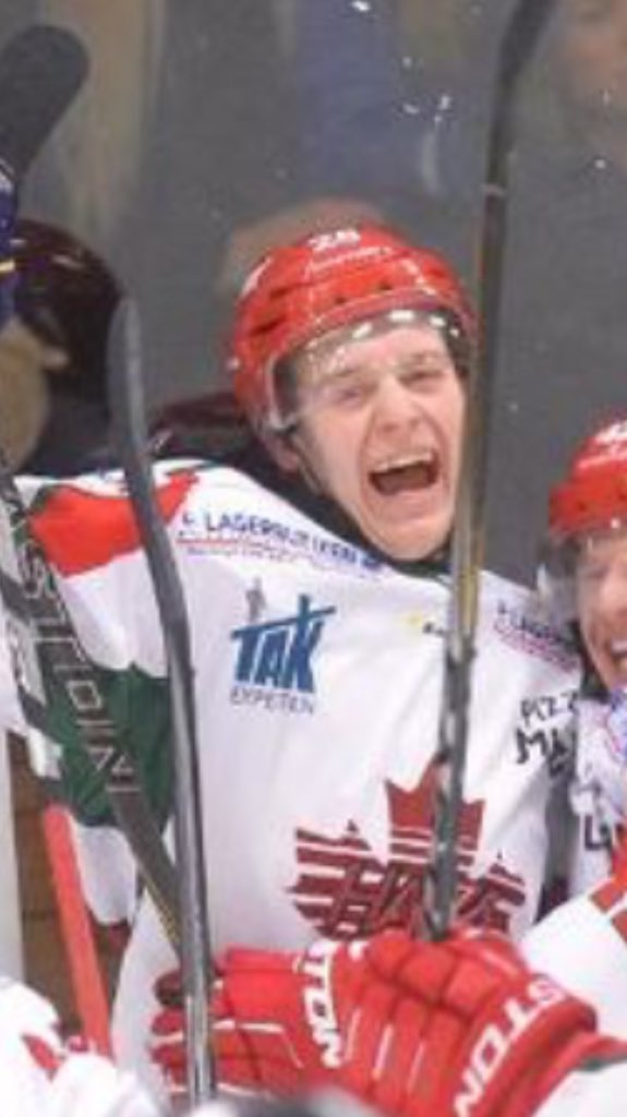 <a href="/JensWilliamsson/">Jens williamsson</a> hade all anledning att jubla ikväll. Väntar nya mål på lördag? #twittpuck