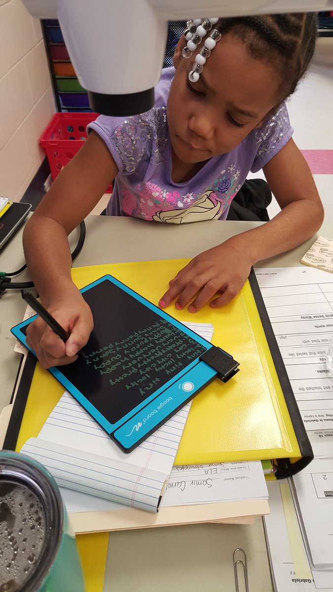 Technology in the classroom helps reinforce knowledge of content. #DLDay <a href="/DabneyElem/">DabneyElemSchool</a> <a href="/VanceCoSchools/">Vance County Schools</a>