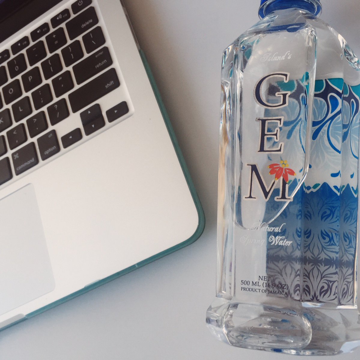 GemSpringWater's tweet photo. Excited to be at @TechVersify tonight! Can't wait to share @GemSpringWater with everyone! #TechVersify #Miami #Gem https://t.co/XhbQkpnIuR