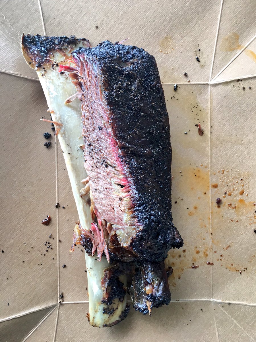 BBQsnob's tweet photo. I wasn't expecting great smoked brisket at my first stop in Seattle, but @campfireforyou delivered. Smoked on apple. https://t.co/s7UNWdweEJ