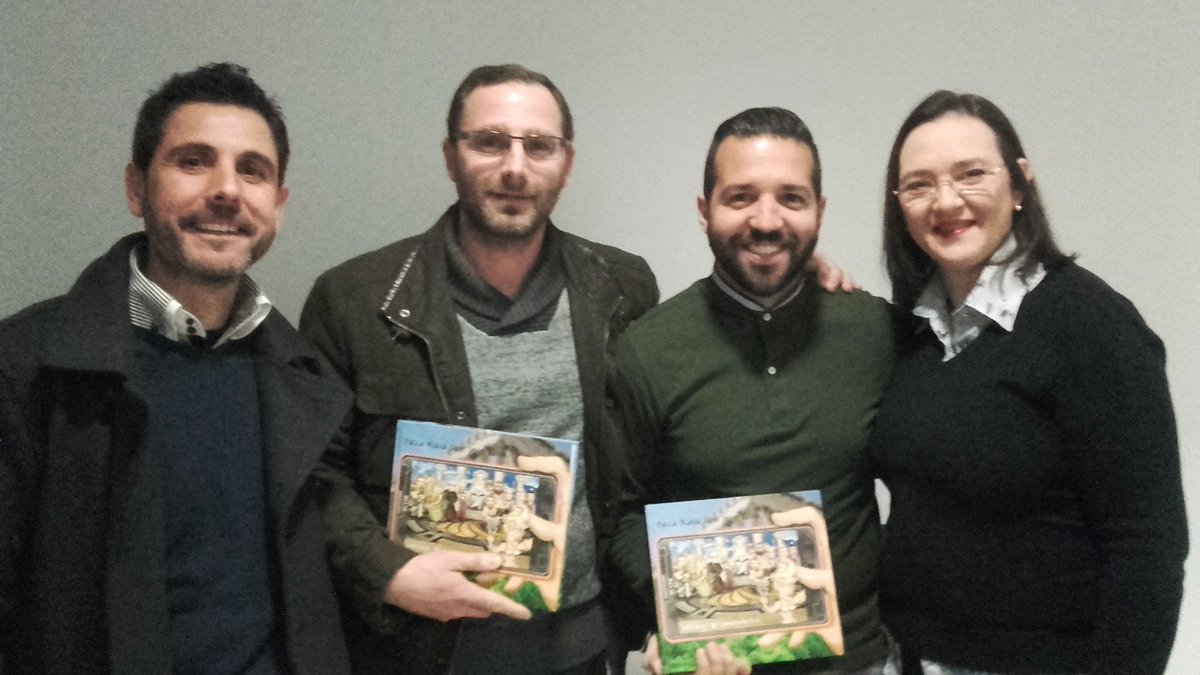 vtegregori's tweet image. Presentació del llibret de @RavalFalla  Enhorabona a l'equip de llibret pel magnífic treball. #FallesGandia2016