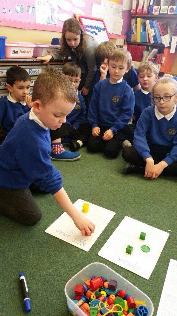 BerviePS's tweet image. P2 are &apos;in the #LearningPit&apos;, sorting information using Venn &amp;amp; Carroll diagrams #maths #handlingdata