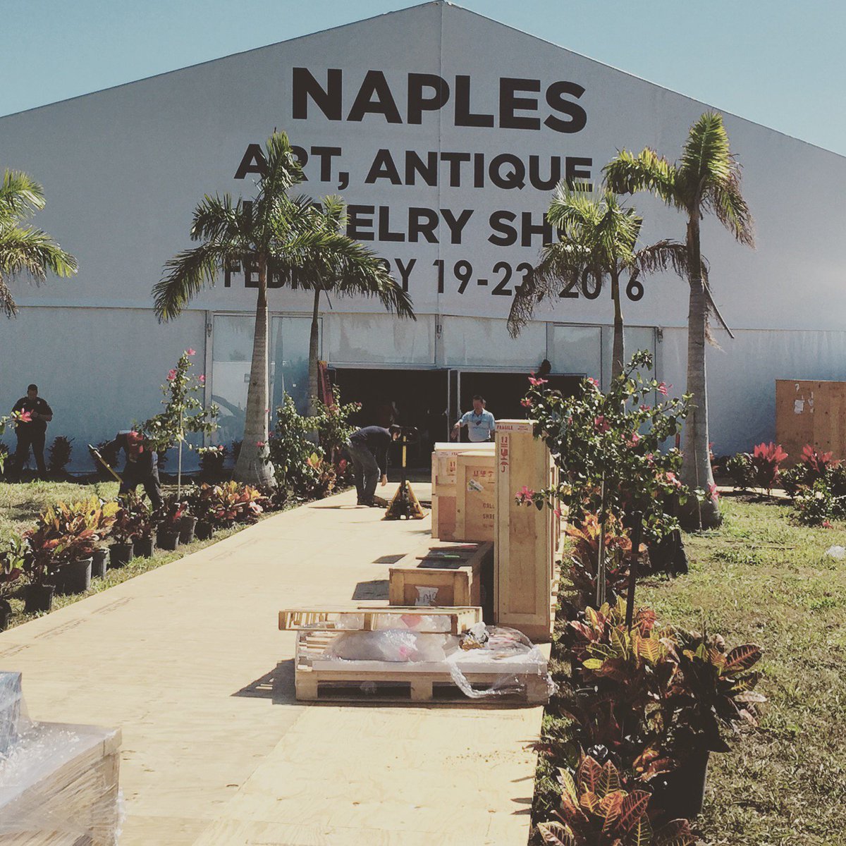 HamiltonJeweler's tweet photo. Be our guest! Email guestservices@hamiltonjewelers.com for tickets to #NaplesShow opening night tonight! https://t.co/1uykBC6yMU
