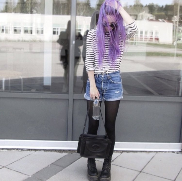 purpIexmoon's tweet photo. am i tumblr yet?🌚 https://t.co/jLObMsIJyo