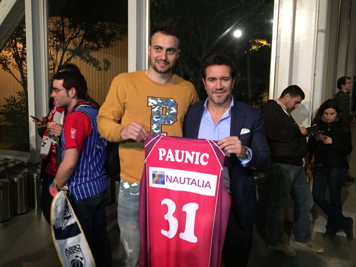 nautaliaviajes's tweet photo. Ole Ole! Nueva camiseta para el @BFuenlabrada @paun3131 ya la luce ;) #vamosALiarla mañana contra el @RMBaloncesto https://t.co/115ZZG1zDJ