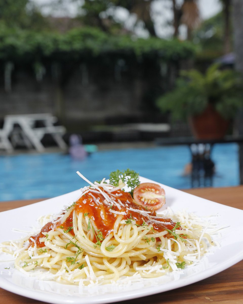 Spagheti bolognese 
#roemahbata #JumatBerkah #makanenak #cafeunik
