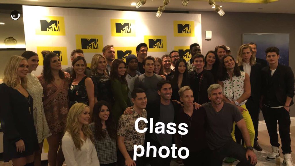 MySecondSelf_'s tweet photo. #MTVMadness so where is @tylergposey ? https://t.co/dD2hRlK4VS