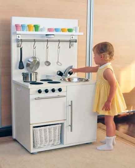 LeBonCuisiniste's tweet photo. #PetitJavaisTropHate d'avoir une vraie cuisine comme maman https://t.co/26JHnnaNyB