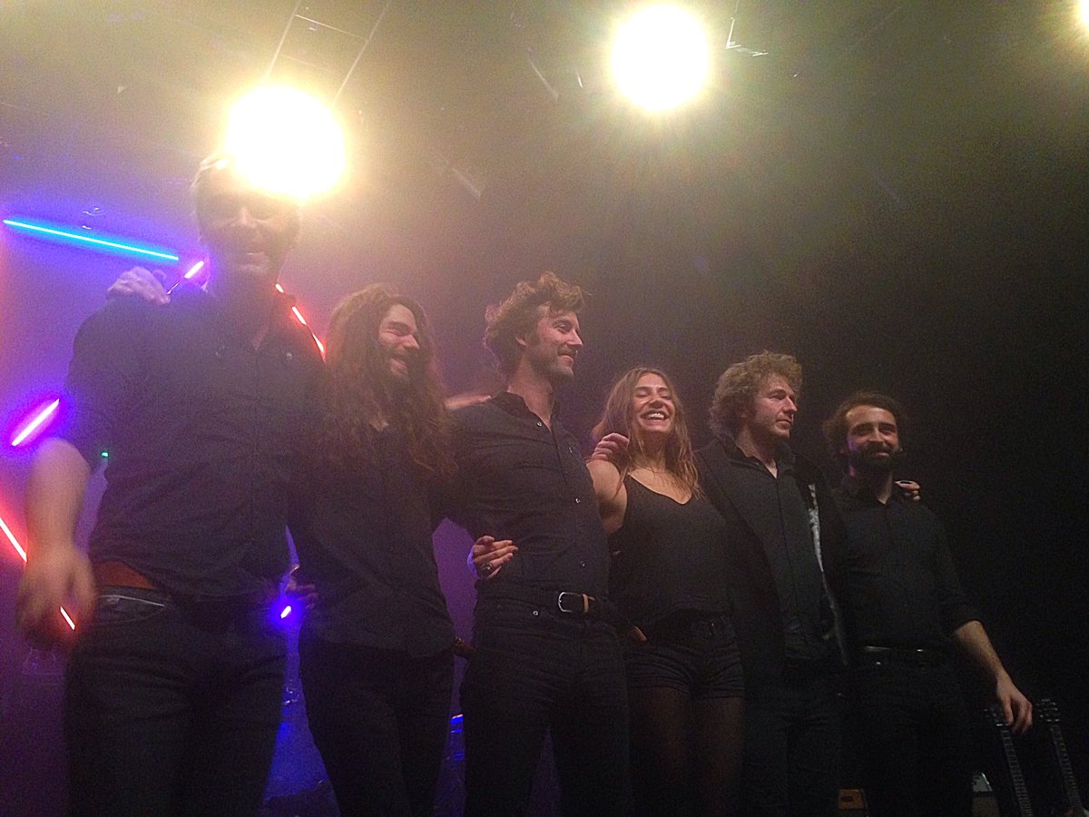 amestramgram_'s tweet image. J'aurai aimé continuer à le racler encore ce sol ce soir. Merci @IziaMusic pour toute cette joie et énergie ❤️⚡️