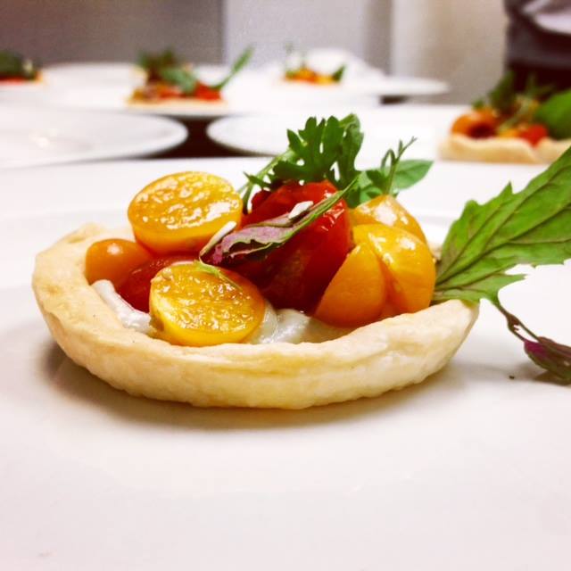 Still need #NationalDrinkWineDay destinations? Find out what pairs with this at #MYSAINTPAUL newbie <a href="/heirloomstpaul/">Heirloomstpaul</a>.